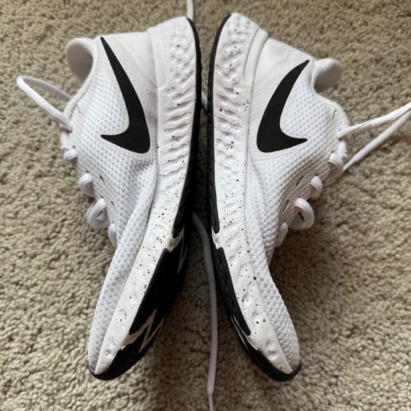 Nike Shoes - Picture 3 of 6